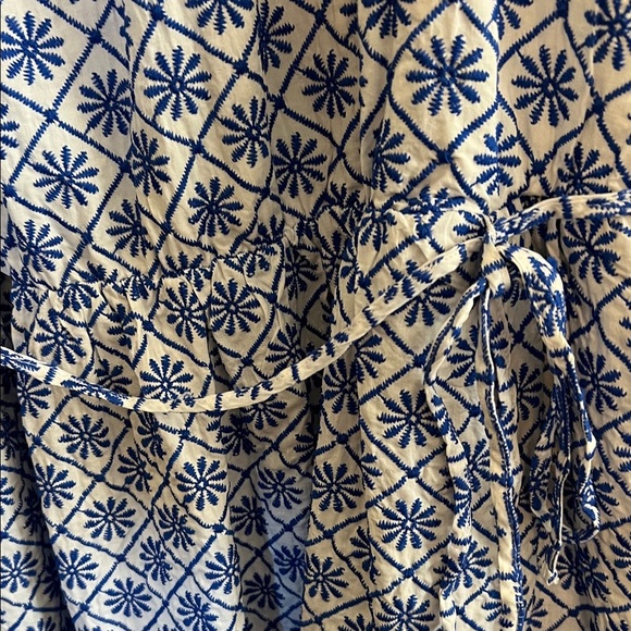 Draper James Navy and White Embroidered Baby doll Sleeveless Top - Picture 4 of 7